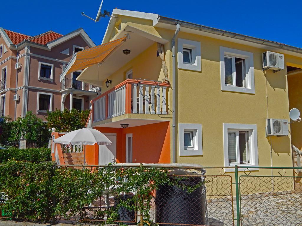 Apartmani Sindik Тиват Екстер'єр фото